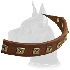 Collar made of soft leather