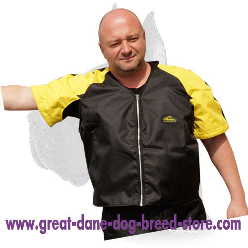 Non-restrictive nylon protection jacket